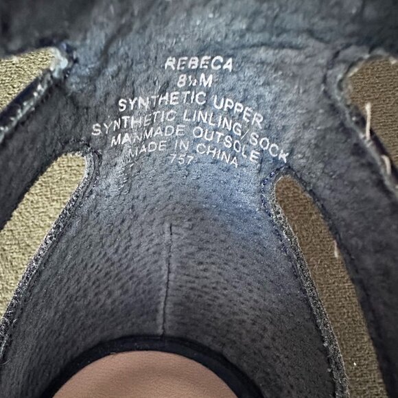 Steve Madden Patent Leather 'Rebeca' Heel - Picture 7 of 9